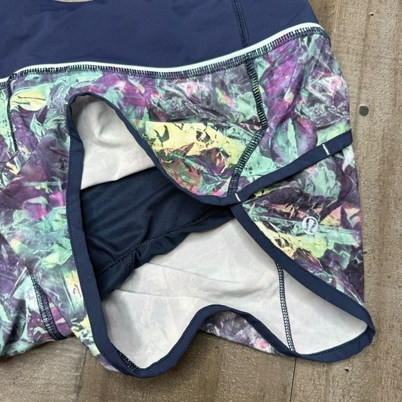 Lululemon Run: Speed Short 4 way stretch size 6 - Picture 10 of 13